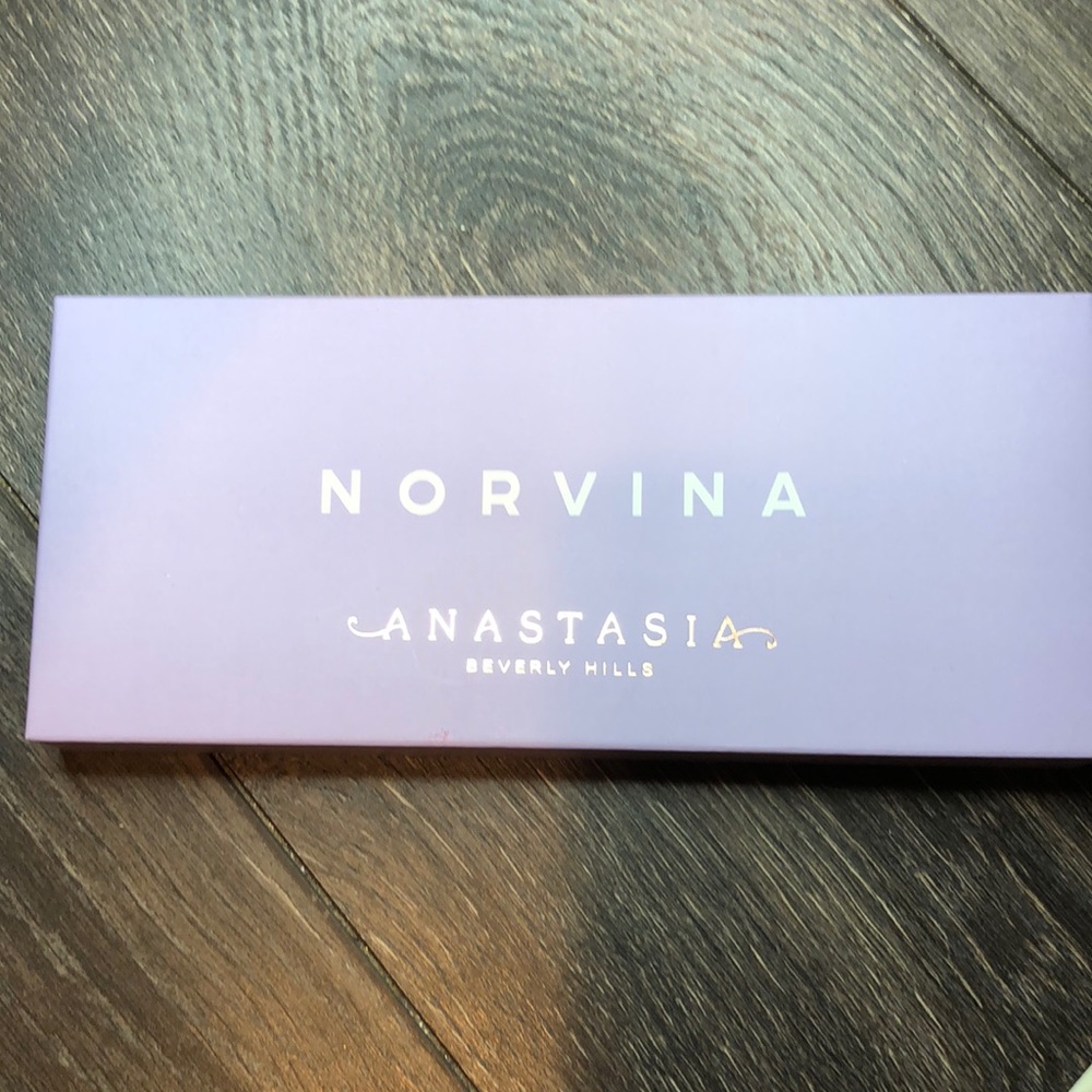 Not used norvina Anastasia pallet